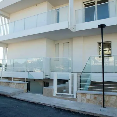 Duesse Luxury Apartament * بولينيانو آ ماري